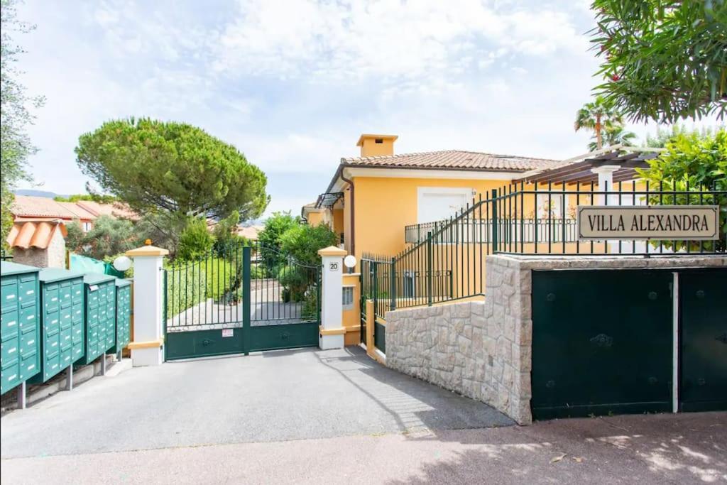 Appartement Jean Cap Ferrat Grand Avec Terrasse